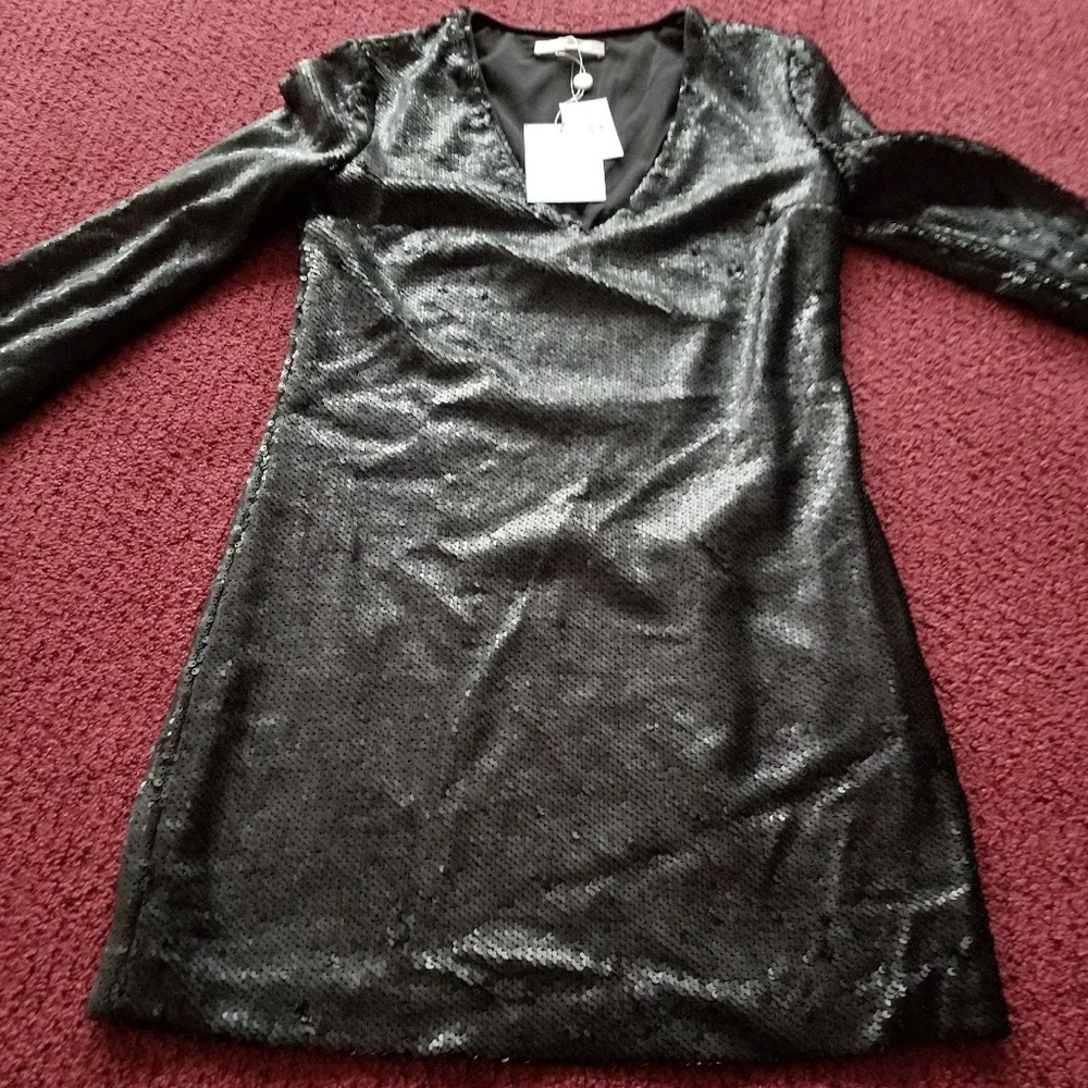 Sequins V-neck shift dreas